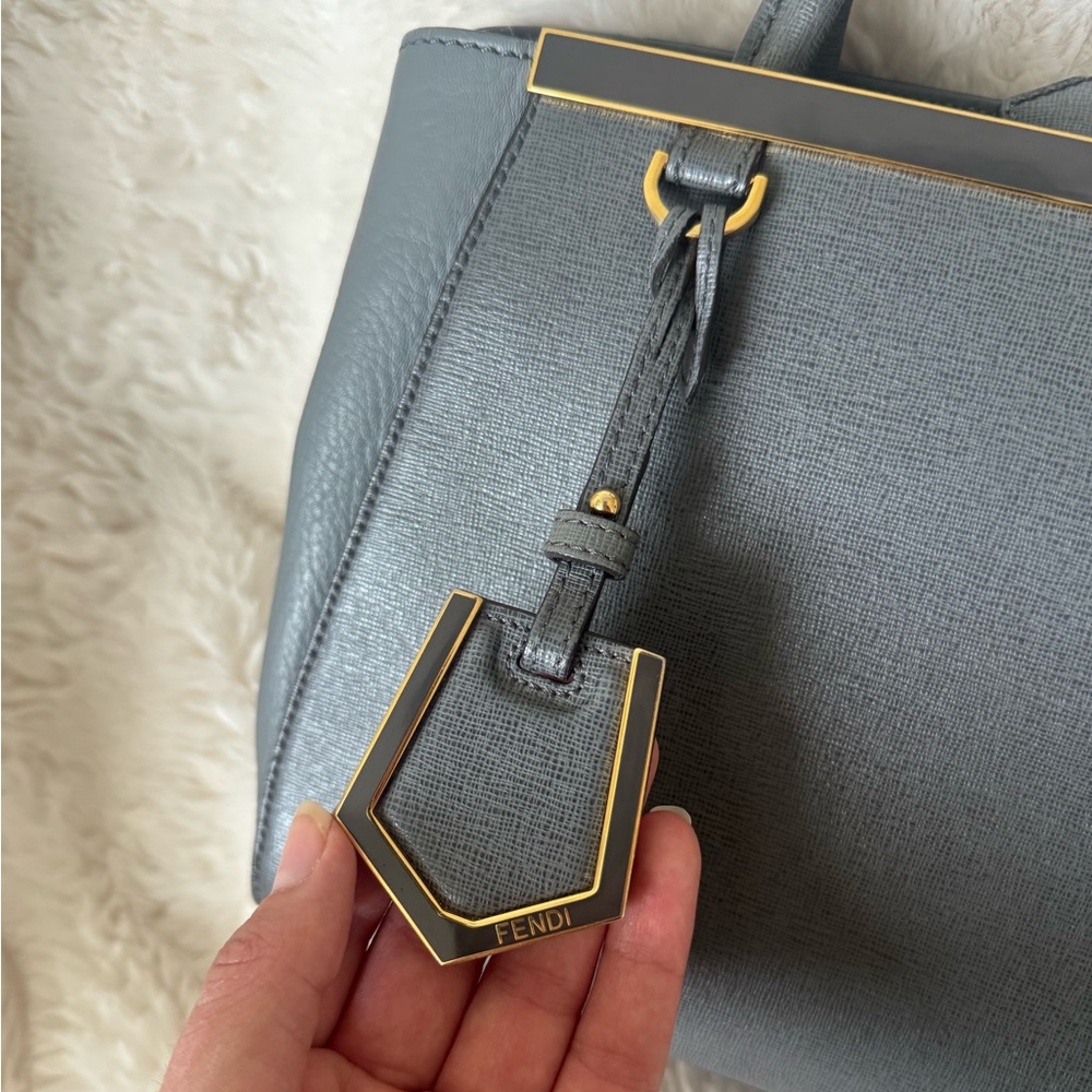 Fendi Petite 2jours in light gray w/ leather strap and bag charm - Picture 14 of 17